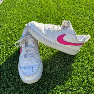 Girls Nike Court Borough Sneakers size 4